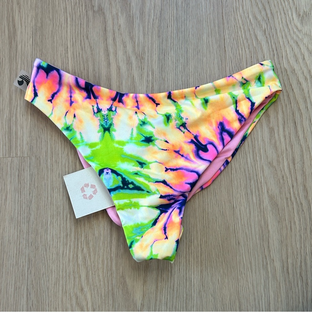 NWT Towers Swimwear Ruched Back Bikini Bottom S